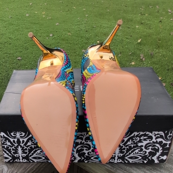 Shoe Republic LA Multicolor Patterned Heels - Picture 4 of 6